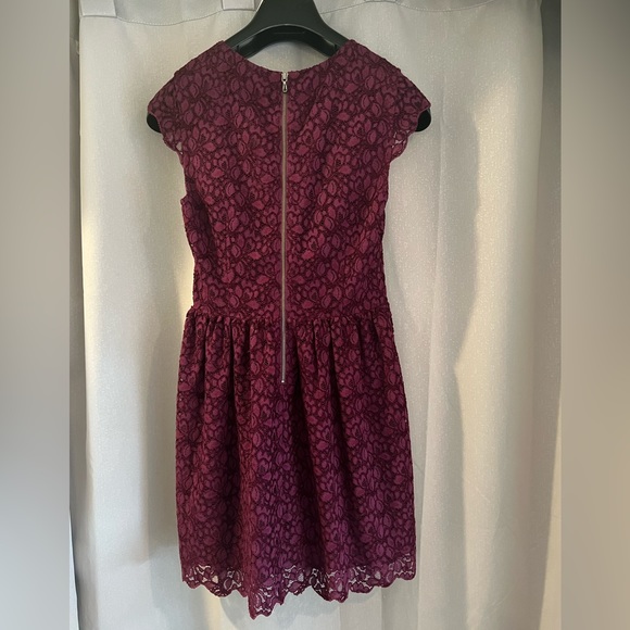 Aritzia Talula Belgravia lace dress size 4 - Picture 2 of 4
